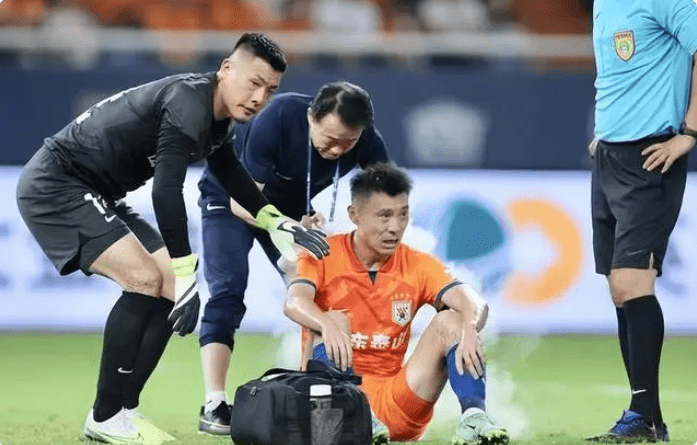 九游体育-转折点拜仁慕尼黑战术微调，亚冠今晚攻防权衡，话题不断，心理建设被强调(感情中权衡利弊是什么意思)