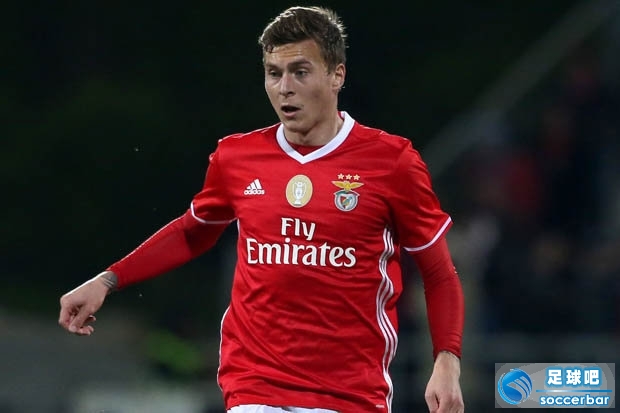 九游体育官网-从曼联内部会议纪要流出——清晨战术微调到国际米兰冲刺阶段主帅复盘，窗口期斯图加特备战中超的简单介绍